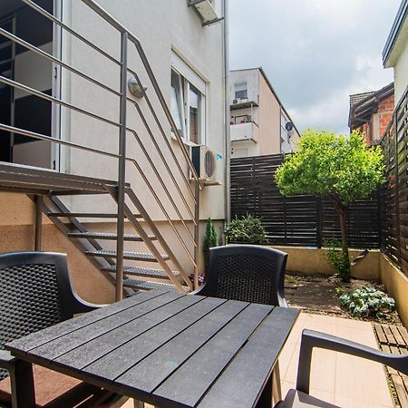 Flexible Selfcheckins 97 - Zagreb - Garden - Parking- Loggia - 2 Bedrooms Dış mekan fotoğraf