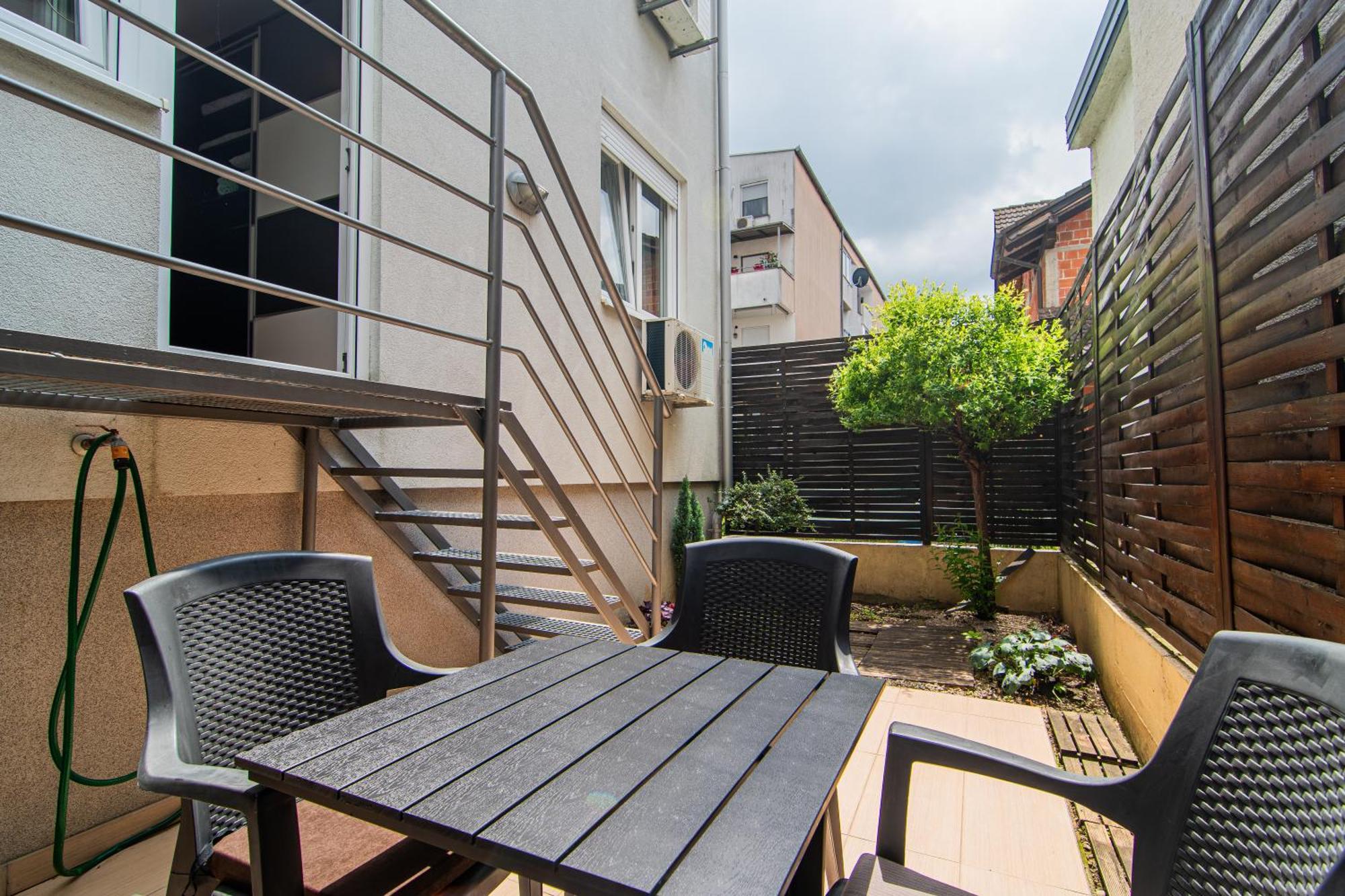 Flexible Selfcheckins 97 - Zagreb - Garden - Parking- Loggia - 2 Bedrooms Dış mekan fotoğraf