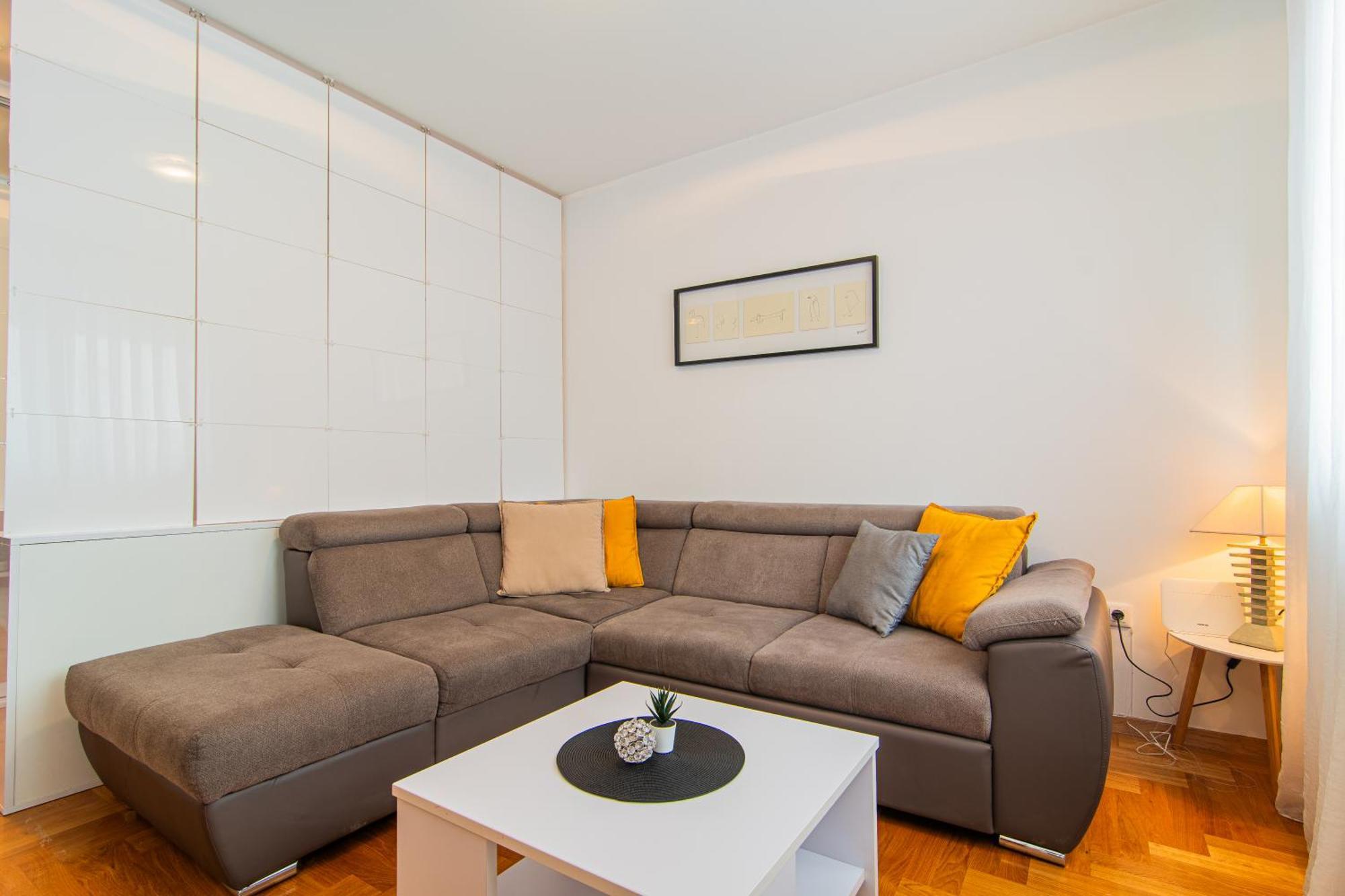 Flexible Selfcheckins 97 - Zagreb - Garden - Parking- Loggia - 2 Bedrooms Dış mekan fotoğraf
