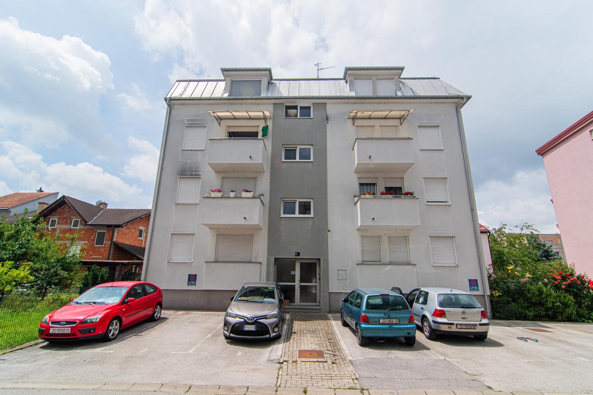 Flexible Selfcheckins 97 - Zagreb - Garden - Parking- Loggia - 2 Bedrooms Dış mekan fotoğraf