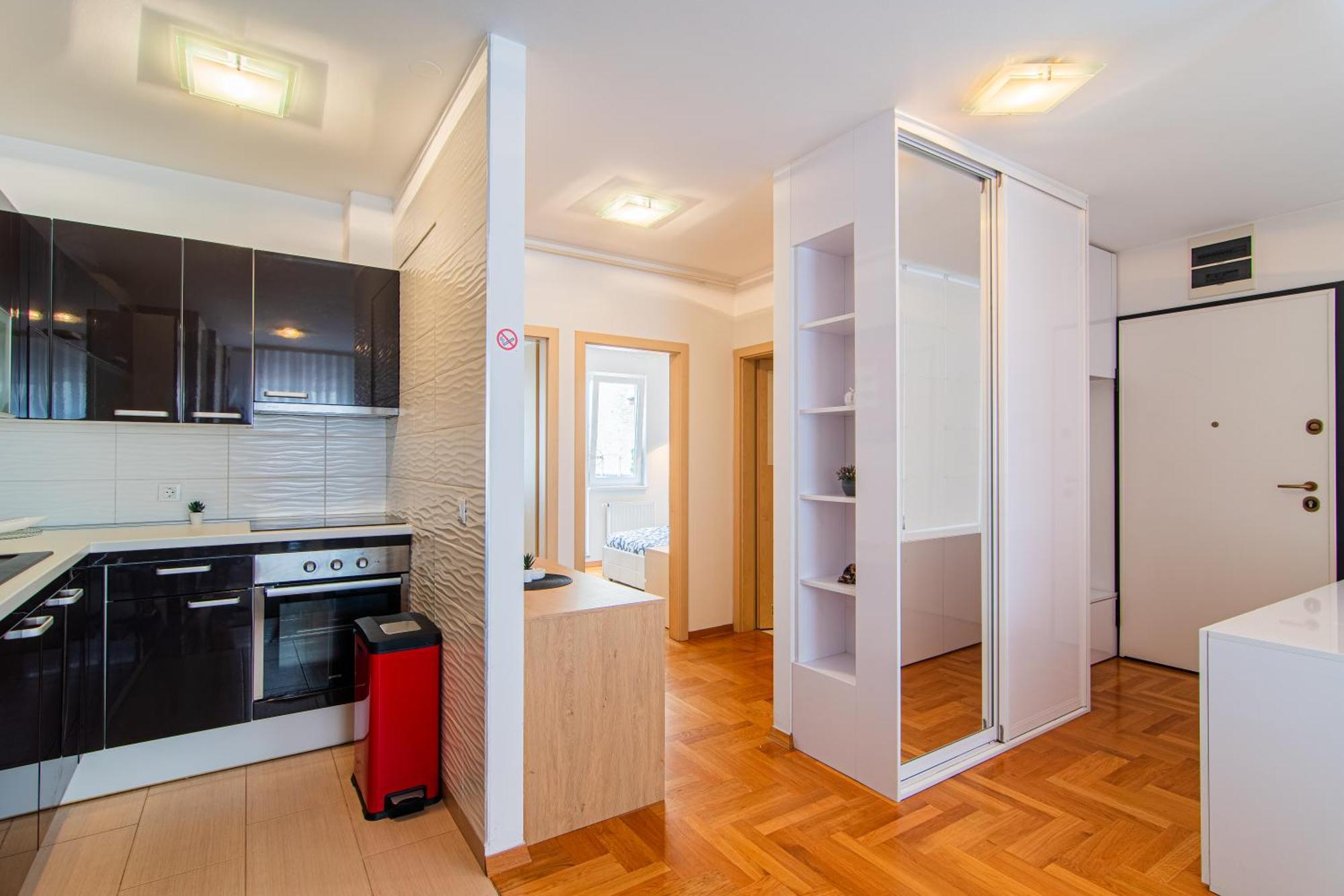 Flexible Selfcheckins 97 - Zagreb - Garden - Parking- Loggia - 2 Bedrooms Dış mekan fotoğraf