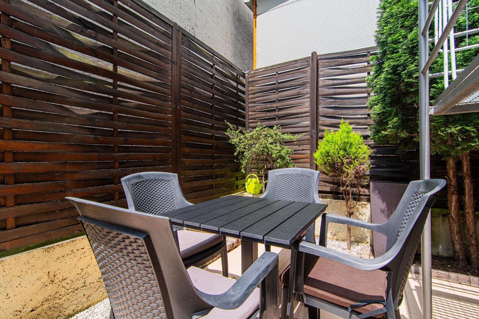 Flexible Selfcheckins 97 - Zagreb - Garden - Parking- Loggia - 2 Bedrooms Dış mekan fotoğraf